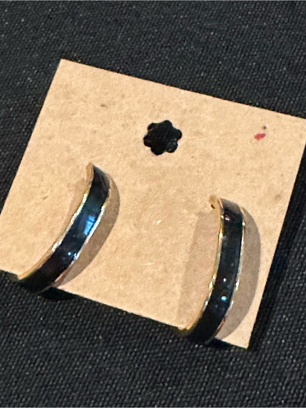 Elegant Vintage Monet Black Enamel and Gold Tone Hoop Earrings DES PAT 249-252 - Picture 4 of 4